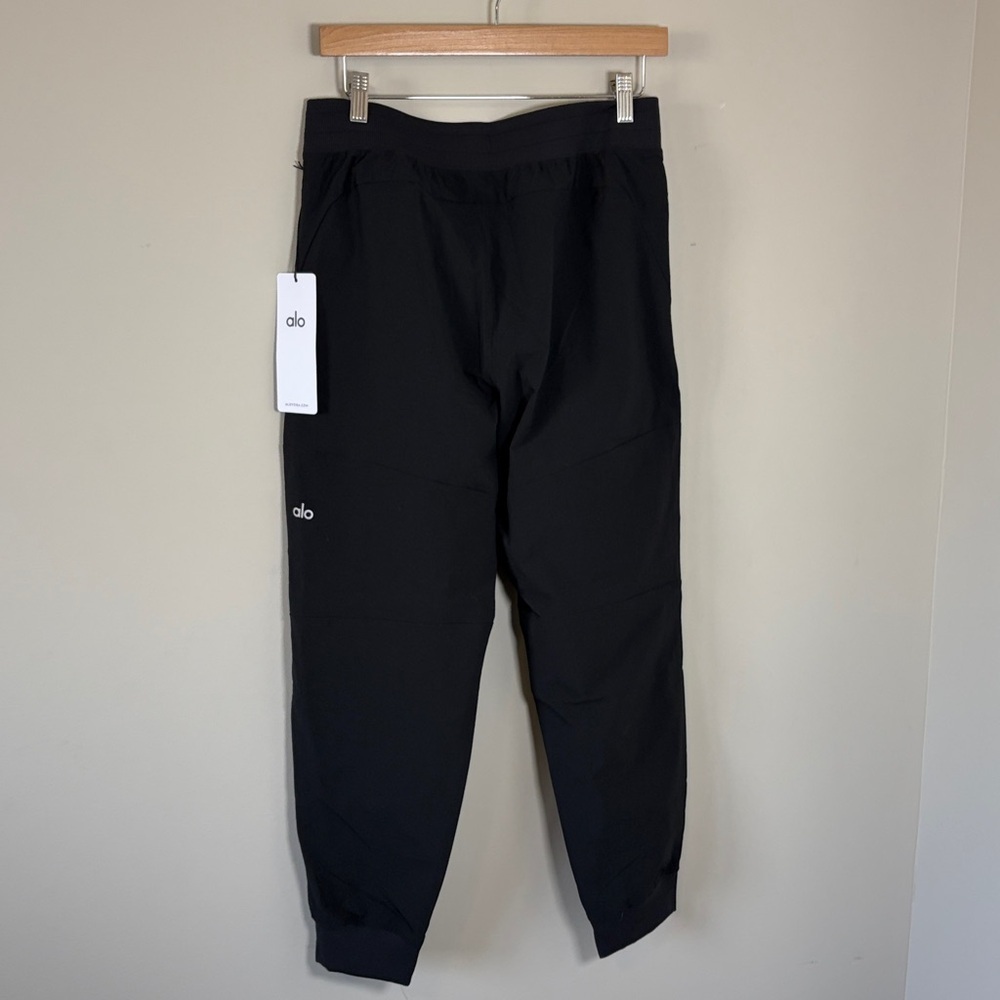 ALO Yoga Men's Black Performance Jogger Pants - Picture 4 of 15